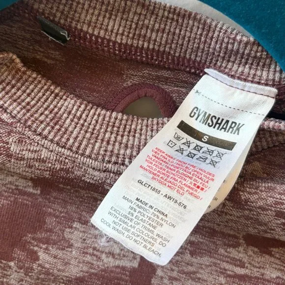 Gymshark Women’s Adapt Camo Seamless Long Sleeve Crop Top Small - Picture 2 of 3